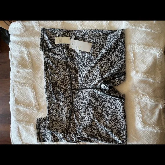 Z by Zella animal print leggings and top 2 pc set - Picture 2 of 3